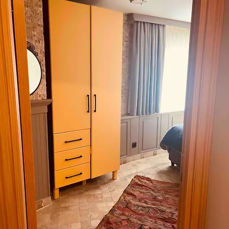 Country , Two Bedroom And Livingroom On Main Street