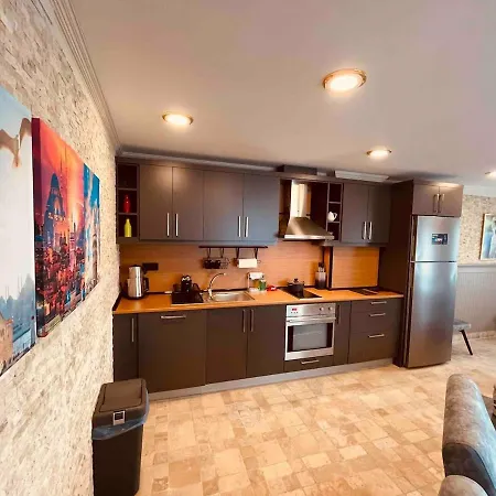 Country , Two Bedroom And Livingroom On Main Street